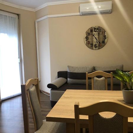 Alina Apartmanok Hajdúszoboszló Extérieur photo