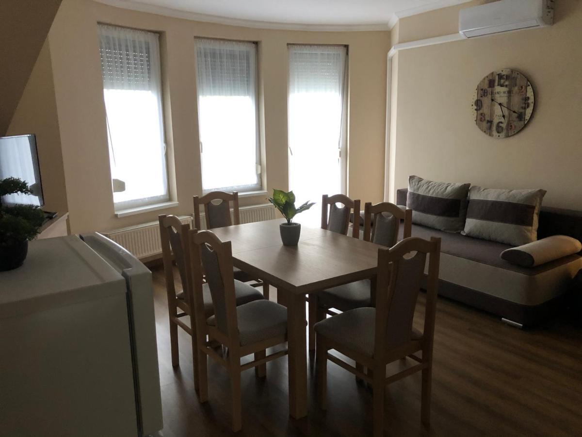 Alina Apartmanok Hajdúszoboszló Extérieur photo