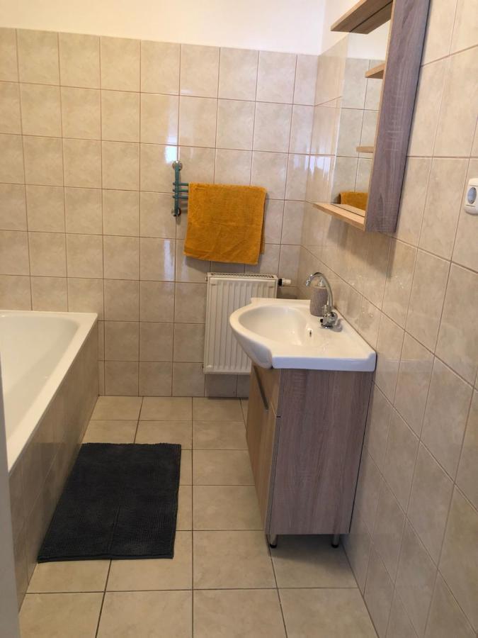 Alina Apartmanok Hajdúszoboszló Extérieur photo
