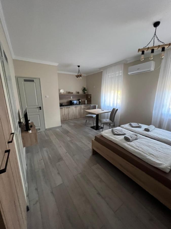 Alina Apartmanok Hajdúszoboszló Extérieur photo